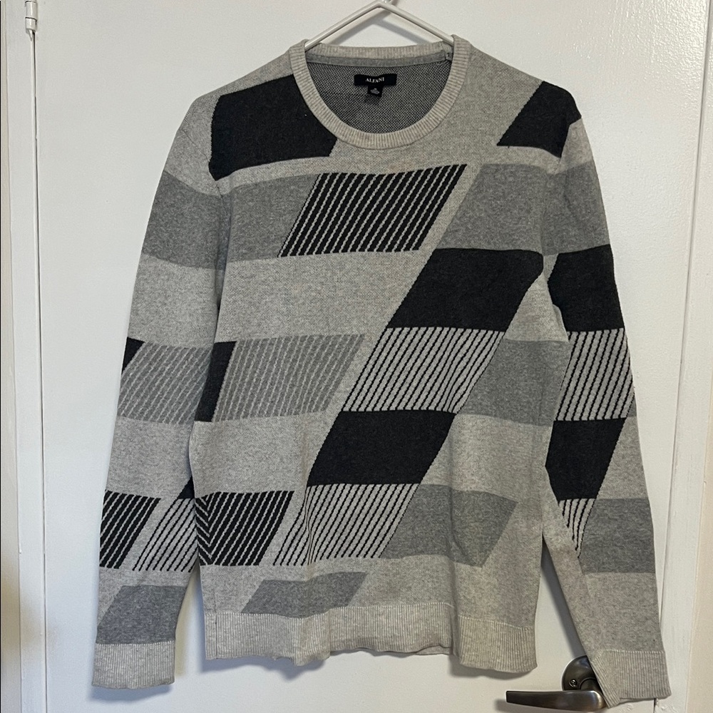 ALFANI Men's Gray and Black Patterned Crewneck Sweater